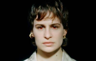 Christine & The Queens debut haunting new track ‘Eyes of a child’ - www.nme.com
