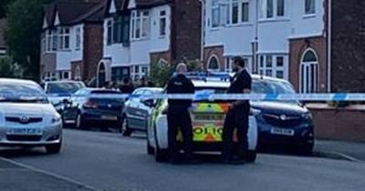 Road closed and emergency services scrambled as police called to 'fight' on Chorlton street - www.manchestereveningnews.co.uk - Manchester