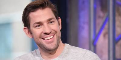 John Krasinski Secretly Wore a Wig to Change 'The Office' Showrunner's Mind About This! - www.justjared.com