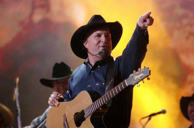 Garth Brooks Will No Longer Vie For CMA Entertainer Of The Year: ‘We Feel Very Lucky With Seven’ - etcanada.com