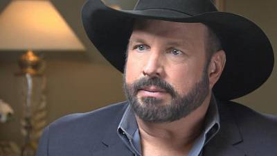 Garth Brooks Withdraws From CMA Entertainer of the Year Voting - www.etonline.com
