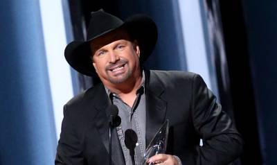 Garth Brooks Wants to Pull His Name from Entertainer of The Year Consideration at CMA Awards 2020 - www.justjared.com