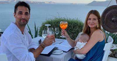 Millie Mackintosh and Hugo Taylor enjoy romantic meal with daughter Sienna on adorable first family holiday - www.ok.co.uk - Taylor - Chelsea - city Santorini