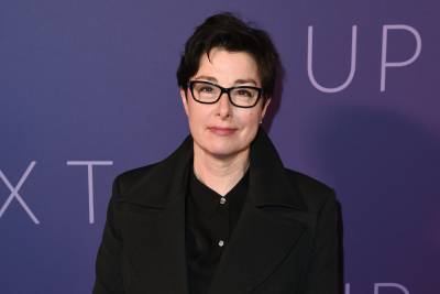 Sue Perkins goes from baking to contract killing in new show ‘Hitmen’ - nypost.com - Britain - county Perkins