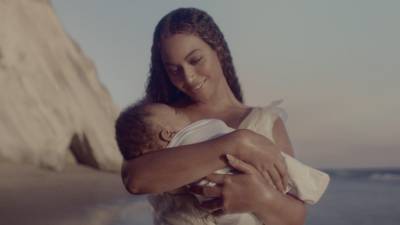 Lupita Nyong - Kelly Rowland - Naomi Campbell - Disney Plus - Beyoncé Releases New Visual Album 'Black Is King' on Disney Plus - etonline.com
