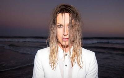 Alanis Morissette – ‘Such Pretty Forks In The Road’ review: a powerful and cutting return after eight years away - www.nme.com