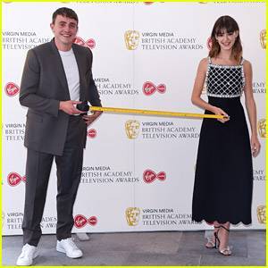 Normal People's Paul Mescal & Daisy Edgar-Jones Stay Six Feet Apart During Red Carpet Return! - www.justjared.com - Britain - Centre - city London, county Centre