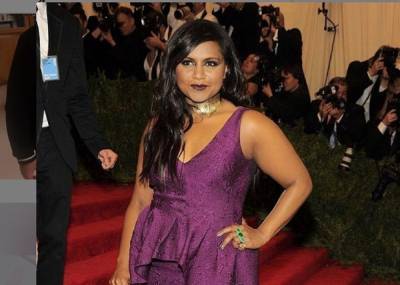 Mindy Kaling Is Ready For Anything In Floral Tory Sport By Tory Burch - celebrityinsider.org