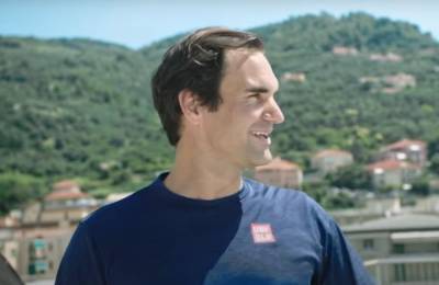 Roger Federer Surprises Italian Girls Whose Rooftop Tennis Match Went Viral - etcanada.com - Italy