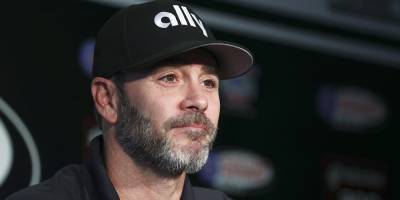 NASCAR's Jimmie Johnson Pulls Out of Weekend Race After Testing Positive For Coronavirus - www.justjared.com