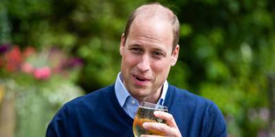 Prince William Visits a Pub as Lockdown Measures Ease in the U.K. - www.harpersbazaar.com - Britain - county Norfolk