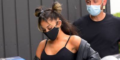 Ariana Grande Shows Off Her Quarantine Abs While Leaving the Gym - www.elle.com - Los Angeles - Los Angeles