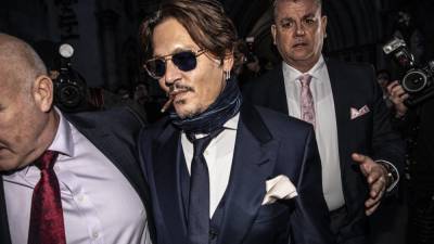 Amber Heard Can Be Present When Johnny Depp Testifies In Libel Case, Court Rules - deadline.com - Britain