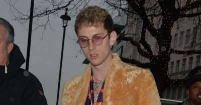 Machine Gun Kelly is mourning the death of his father - www.msn.com
