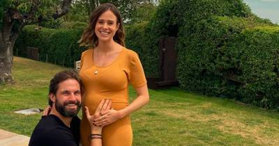 Camilla Thurlow’s blossoming baby bump cradled by doting boyfriend Jamie Jewitt in gorgeous picture - www.ok.co.uk