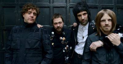 Kasabian lead vocalist Tom Meighan has left the band to due to "personal issues" - www.officialcharts.com - Britain