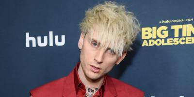 Machine Gun Kelly Reveals His Father Died Over The Weekend: 'I've Never Felt A Pain This Deep' - www.justjared.com