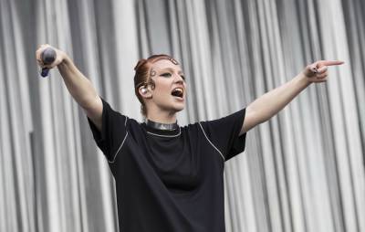 Jess Glynne accuses restaurant of “pure discrimination” after being turned away for wearing hoodie - www.nme.com