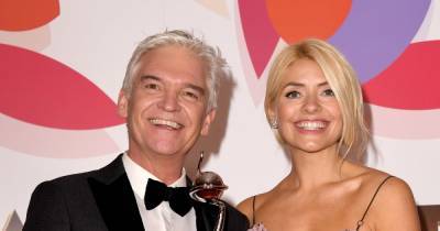 Holly Willoughby and Phillip Schofield confirm break from ITV's This Morning as they're 'off for summer' - www.ok.co.uk