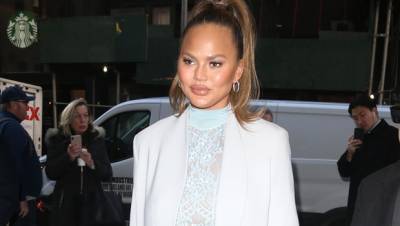 Chrissy Teigen Fires Back After Fan Claims She’s ‘Unrecognizable’ In New Video - hollywoodlife.com