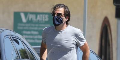 Zachary Quinto Goes for an Afternoon Walk With His Dog Skunk - www.justjared.com - Los Angeles