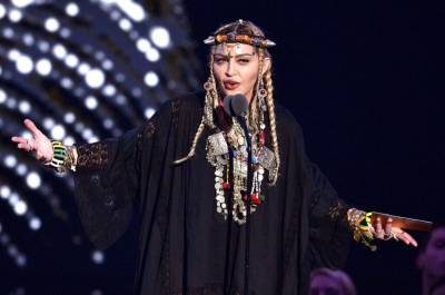 Madonna bares all in new mirror selfie while leaning on a crutch: 'Everyone has a crutch' - www.foxnews.com