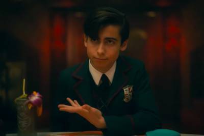 ‘Umbrella Academy’ Season 2 Trailer: The Hargreeves Are Stuck in Different Pasts and Have to Get Back to the Same Future (Video) - thewrap.com