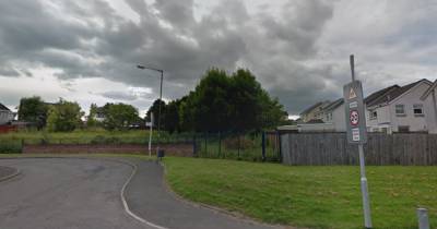 Manhunt after teenager flashes woman in Coatbridge leaving her 'badly shaken' - www.dailyrecord.co.uk