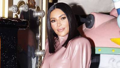 Kim Kardashian Shows Off Fiery Red Locks As She Poses For Pouty Selfie — See Pic - hollywoodlife.com