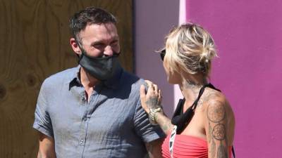 Brian Austin Green and Tina Louise Show Some PDA During Another Lunch Date - www.etonline.com - Australia - Los Angeles - Mexico