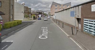 Police hunting two thugs in Johnstone after man permanently scarred in attack - www.dailyrecord.co.uk