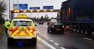 Man rushed to hospital with serious injuries after M62 smash - www.manchestereveningnews.co.uk