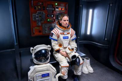 Hilary Swank Goes ‘Away’ To Mars In Trailer For New Netflix Drama - etcanada.com - USA