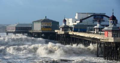 Police appeal over reports of teenage girl walking into sea in Blackpool - www.manchestereveningnews.co.uk
