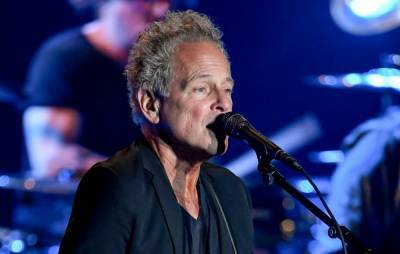 Watch Lindsey Buckingham sing for first time since undergoing heart surgery - www.nme.com