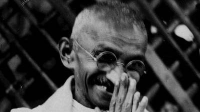 Gandhi’s glasses found ‘hanging out of letterbox’ to fetch thousands at auction - www.breakingnews.ie - India
