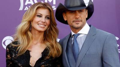 Faith Hill rocks pink hair, goes makeup-free in new photo shared by husband Tim McGraw: 'I love this girl!' - www.foxnews.com