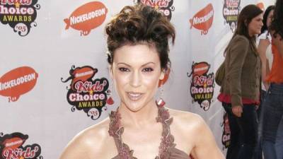 Alyssa Milano says her hair is falling out as a result of coronavirus - www.breakingnews.ie