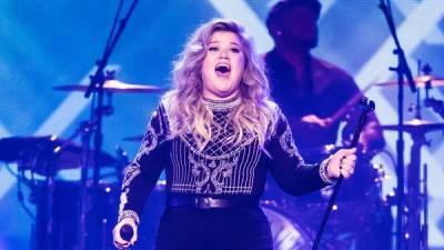 Kelly Clarkson to fill in for Simon Cowell on America’s Got Talent after injury - www.breakingnews.ie - Malibu