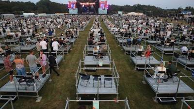 First socially-distanced concert takes place in UK - www.breakingnews.ie - Britain