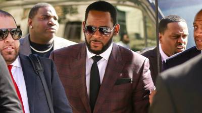 Prosecutors charge 3 alleged R. Kelly accomplices of threatening, intimidating accusers - www.foxnews.com - New York - Minnesota - Illinois