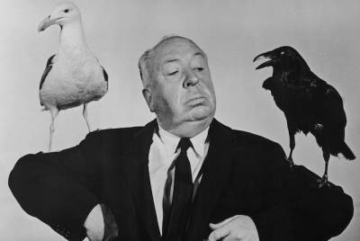 9 Essential Alfred Hitchcock Movies to Watch on Peacock, From ‘Psycho’ to ‘Vertigo’ (Photos) - thewrap.com - Britain - USA