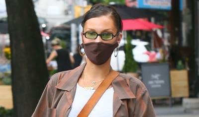 Bella Hadid Shows Off Her Abs While Shopping in NYC - www.justjared.com - New York