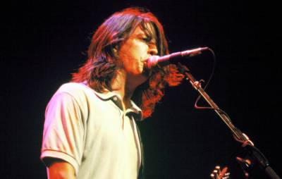 Foo Fighters are bringing back their 1995 tour t-shirts to benefit the #SaveOurVenues campaign - www.nme.com - USA