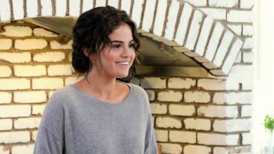 Shop Selena Gomez's Rainbow Knives From Her New Cooking Series 'Selena + Chef' - www.etonline.com