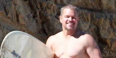 Matt Damon Strips Out of His Wet Suit, Goes Shirtless for Beach Day! - www.justjared.com - USA - Malibu