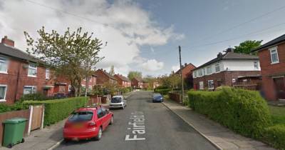 Man taken to hospital after being stabbed in the arm in Bury - www.manchestereveningnews.co.uk
