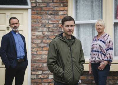 Corrie SPOILERS: What Todd’s impending arrival means for ex-boyfriend Billy - evoke.ie