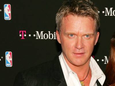 Anthony Michael Hall sorry for pool outburst - canoe.com