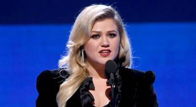 Kelly Clarkson Claps Back After Troll Implies Her Work Ethic Led to Her Divorce - www.justjared.com